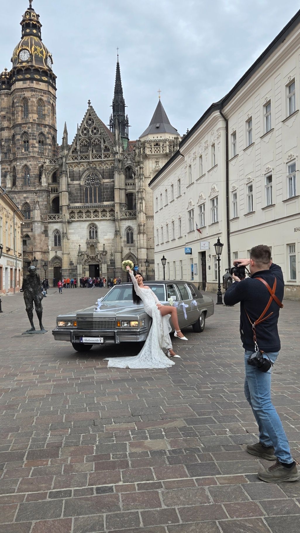 Cadillac Fleetwood Limousine 1979 v historickom centre Košíc